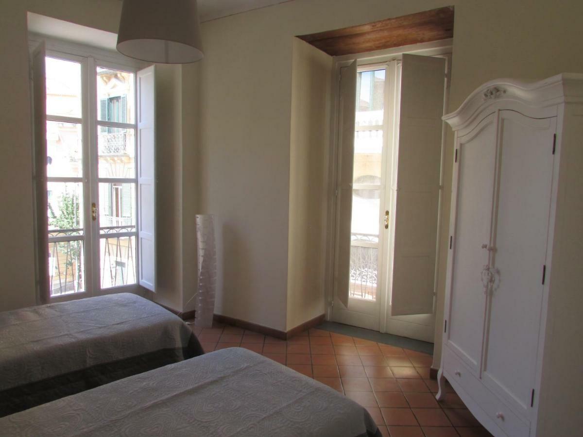 Salerno Domus Claudia Apartment Exterior photo